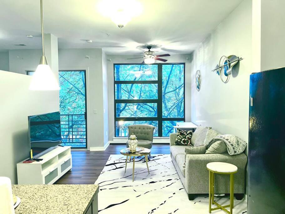 Beautiful Uptown Adventure *